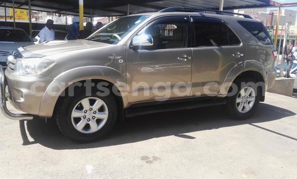 Acheter Occasion Voiture Toyota Fortuner Gris à Bulembu, Hhohho Acheter Occasion Voiture Toyota Fortuner Gris à Bulembu, Hhohho