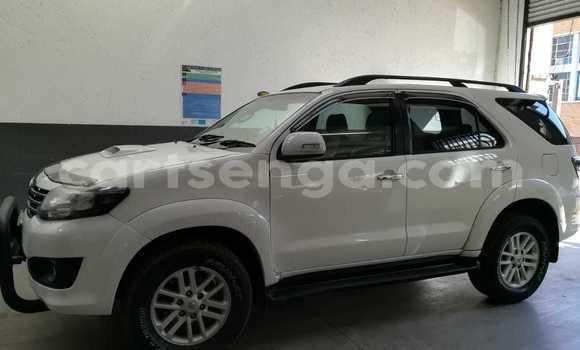 Nunua Ilio tumika Toyota Fortuner White Gari ndani ya Bulembu nchini Hhohho Nunua Ilio tumika Toyota Fortuner White Gari ndani ya Bulembu nchini Hhohho