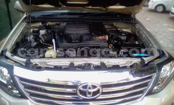 Acheter Occasion Voiture Toyota Fortuner Gris à Bulembu, Hhohho Acheter Occasion Voiture Toyota Fortuner Gris à Bulembu, Hhohho