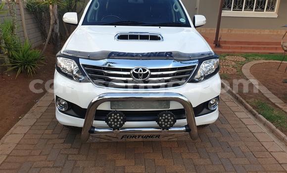 Acheter Occasion Voiture Toyota Fortuner Blanc à Hlatikulu, Shiselweni District Acheter Occasion Voiture Toyota Fortuner Blanc à Hlatikulu, Shiselweni District