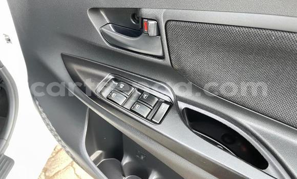 Nunua Ilio tumika Toyota Avanza White Gari ndani ya Ezulwini nchini Hhohho Nunua Ilio tumika Toyota Avanza White Gari ndani ya Ezulwini nchini Hhohho