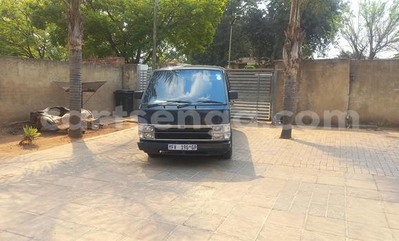 Nunua Ilio tumika Toyota Hiace Silver Gari ndani ya Ezulwini nchini Hhohho Nunua Ilio tumika Toyota Hiace Silver Gari ndani ya Ezulwini nchini Hhohho