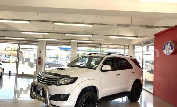 Acheter Occasion Voiture Toyota Fortuner Blanc à Ezulwini, Hhohho