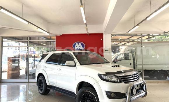 Acheter Occasion Voiture Toyota Fortuner Blanc à Ezulwini, Hhohho Acheter Occasion Voiture Toyota Fortuner Blanc à Ezulwini, Hhohho