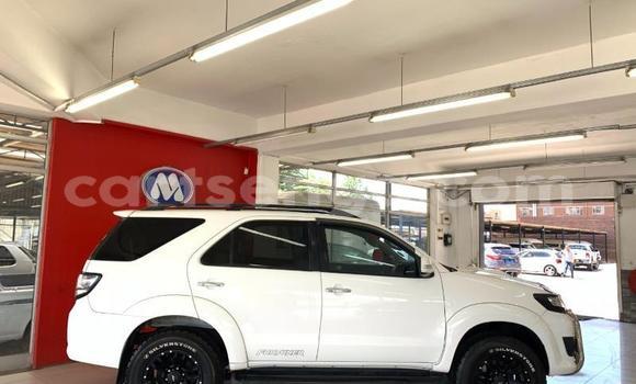 Acheter Occasion Voiture Toyota Fortuner Blanc à Ezulwini, Hhohho Acheter Occasion Voiture Toyota Fortuner Blanc à Ezulwini, Hhohho