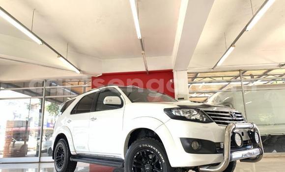 Acheter Occasion Voiture Toyota Fortuner Blanc à Ezulwini, Hhohho Acheter Occasion Voiture Toyota Fortuner Blanc à Ezulwini, Hhohho