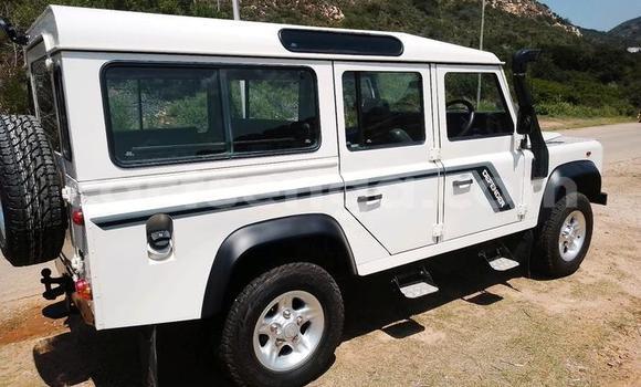 Acheter Occasion Voiture Land Rover Defender Blanc à Ezulwini, Hhohho Acheter Occasion Voiture Land Rover Defender Blanc à Ezulwini, Hhohho