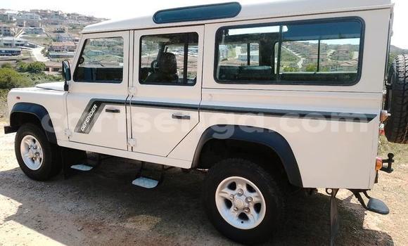 Acheter Occasion Voiture Land Rover Defender Blanc à Ezulwini, Hhohho Acheter Occasion Voiture Land Rover Defender Blanc à Ezulwini, Hhohho