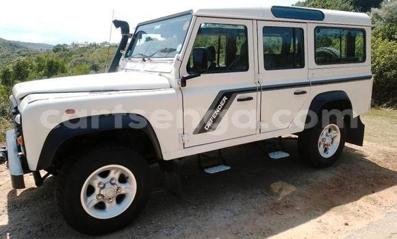 Acheter Occasion Voiture Land Rover Defender Blanc à Ezulwini, Hhohho Acheter Occasion Voiture Land Rover Defender Blanc à Ezulwini, Hhohho