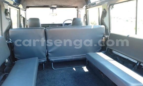 Acheter Occasion Voiture Land Rover Defender Blanc à Ezulwini, Hhohho Acheter Occasion Voiture Land Rover Defender Blanc à Ezulwini, Hhohho