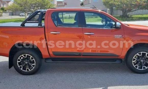Buy Used Toyota Hilux Beige Car in Ezulwini in Hhohho Buy Used Toyota Hilux Beige Car in Ezulwini in Hhohho