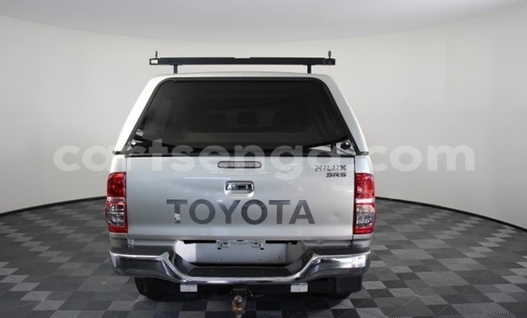 Buy Used Toyota Hilux Silver Car in Mbabane in Manzini Buy Used Toyota Hilux Silver Car in Mbabane in Manzini