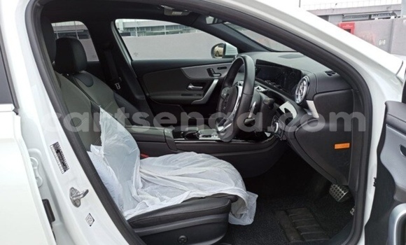 Nunua Ilio tumika Mercedes‒Benz A–Class White Gari ndani ya Big Bend nchini Lubombo Nunua Ilio tumika Mercedes‒Benz A–Class White Gari ndani ya Big Bend nchini Lubombo