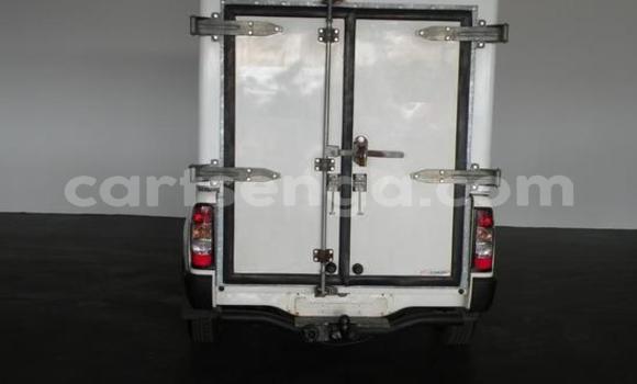 Nunua Ilio tumika Ford Bronco White Gari ndani ya Manzini nchini Manzini Nunua Ilio tumika Ford Bronco White Gari ndani ya Manzini nchini Manzini