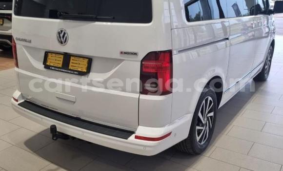 Buy Used Volkswagen Caravelle White Car in Mbabane in Manzini Buy Used Volkswagen Caravelle White Car in Mbabane in Manzini