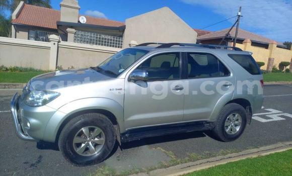 Buy Used Toyota Fortuner White Car in Mbabane in Manzini Buy Used Toyota Fortuner White Car in Mbabane in Manzini