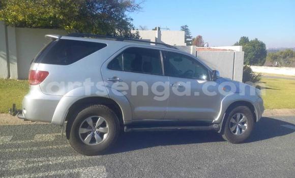 Buy Used Toyota Fortuner White Car in Mbabane in Manzini Buy Used Toyota Fortuner White Car in Mbabane in Manzini
