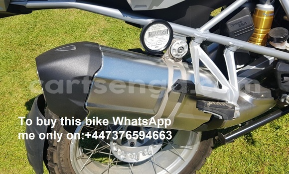 Nunua Ilio tumika BMW R1200GS Adventure Silver Bike ndani ya Mbabane nchini Manzini Nunua Ilio tumika BMW R1200GS Adventure Silver Bike ndani ya Mbabane nchini Manzini