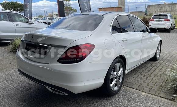 Buy Used Mercedes‒Benz C–Class White Car in Matsapha in Manzini Buy Used Mercedes‒Benz C–Class White Car in Matsapha in Manzini