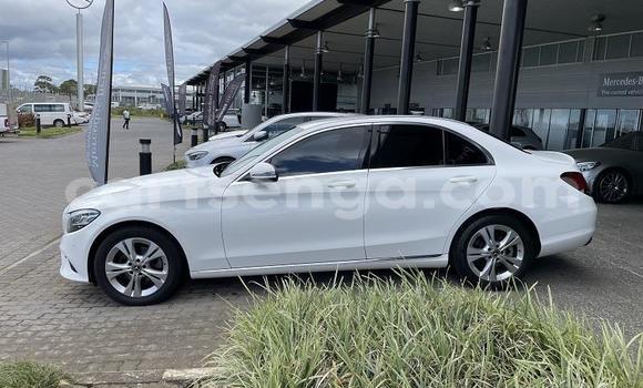 Buy Used Mercedes‒Benz C–Class White Car in Matsapha in Manzini Buy Used Mercedes‒Benz C–Class White Car in Matsapha in Manzini