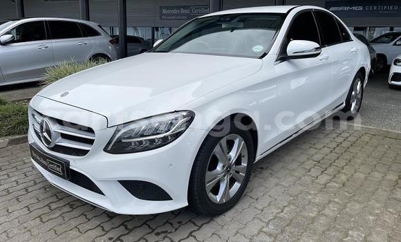 Buy Used Mercedes‒Benz C–Class White Car in Matsapha in Manzini Buy Used Mercedes‒Benz C–Class White Car in Matsapha in Manzini