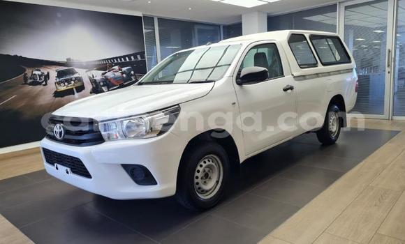Buy Used Toyota Hilux White Car in Ezulwini in Hhohho Buy Used Toyota Hilux White Car in Ezulwini in Hhohho