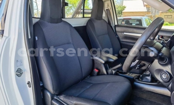 Acheter Occasion Voiture Toyota Hilux Blanc à Siteki, Lubombo District Acheter Occasion Voiture Toyota Hilux Blanc à Siteki, Lubombo District