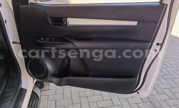 Acheter Occasion Voiture Toyota Hilux Blanc à Siteki, Lubombo District Acheter Occasion Voiture Toyota Hilux Blanc à Siteki, Lubombo District