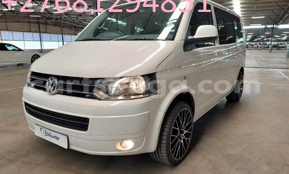 Acheter Occasion Voiture Volkswagen Caravelle Blanc à Mbabane, Manzini