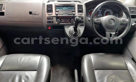 Nunua Ilio tumika Volkswagen Caravelle White Gari ndani ya Mbabane nchini Manzini Nunua Ilio tumika Volkswagen Caravelle White Gari ndani ya Mbabane nchini Manzini