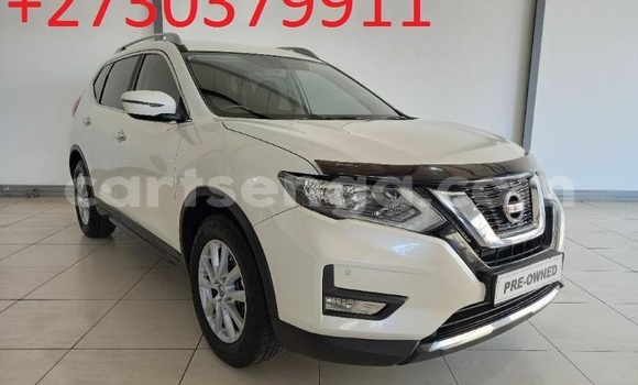Nunua Ilio tumika Nissan X–Trail White Gari ndani ya Mbabane nchini Manzini Nunua Ilio tumika Nissan X–Trail White Gari ndani ya Mbabane nchini Manzini