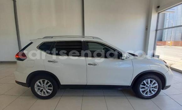 Nunua Ilio tumika Nissan X–Trail White Gari ndani ya Mbabane nchini Manzini Nunua Ilio tumika Nissan X–Trail White Gari ndani ya Mbabane nchini Manzini
