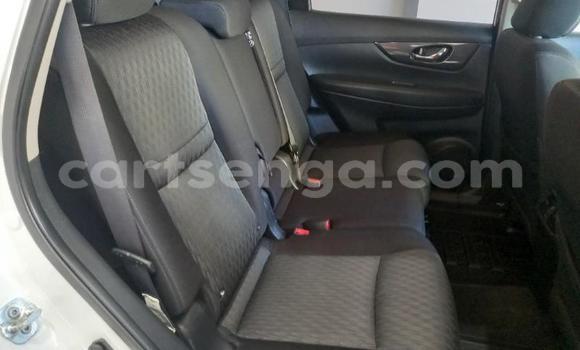 Nunua Ilio tumika Nissan X–Trail White Gari ndani ya Mbabane nchini Manzini Nunua Ilio tumika Nissan X–Trail White Gari ndani ya Mbabane nchini Manzini