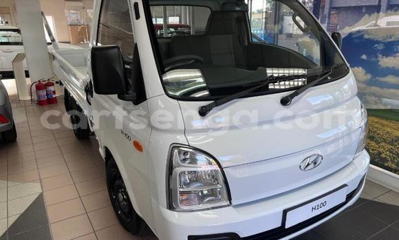 Acheter Occasion Voiture Hyundai H1 Blanc à Mbabane, Manzini Acheter Occasion Voiture Hyundai H1 Blanc à Mbabane, Manzini
