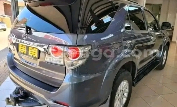 Buy Used Toyota Fortuner Silver Car in Mbabane in Manzini Buy Used Toyota Fortuner Silver Car in Mbabane in Manzini