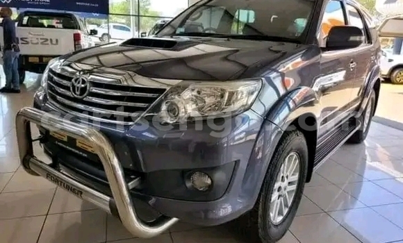 Buy Used Toyota Fortuner Silver Car in Mbabane in Manzini Buy Used Toyota Fortuner Silver Car in Mbabane in Manzini