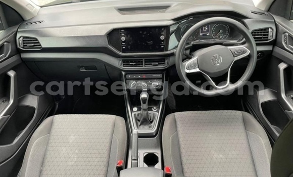 Nunua Ilio tumika Volkswagen T-Roc Silver Gari ndani ya Big Bend nchini Lubombo Nunua Ilio tumika Volkswagen T-Roc Silver Gari ndani ya Big Bend nchini Lubombo