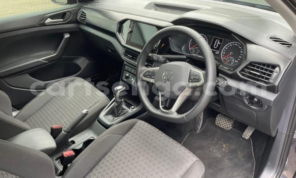 Nunua Ilio tumika Volkswagen T-Roc Silver Gari ndani ya Big Bend nchini Lubombo Nunua Ilio tumika Volkswagen T-Roc Silver Gari ndani ya Big Bend nchini Lubombo