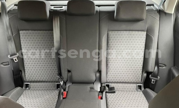 Nunua Ilio tumika Volkswagen T-Roc Silver Gari ndani ya Big Bend nchini Lubombo Nunua Ilio tumika Volkswagen T-Roc Silver Gari ndani ya Big Bend nchini Lubombo