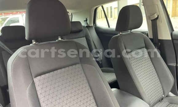 Nunua Ilio tumika Volkswagen T-Roc Silver Gari ndani ya Big Bend nchini Lubombo Nunua Ilio tumika Volkswagen T-Roc Silver Gari ndani ya Big Bend nchini Lubombo