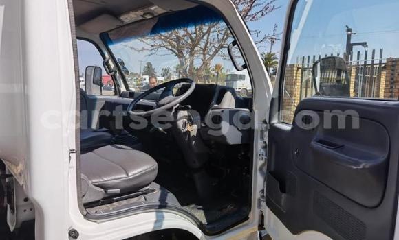 Acheter Occasion Utilitaire Nissan UD Blanc à Big Bend, Lubombo District Acheter Occasion Utilitaire Nissan UD Blanc à Big Bend, Lubombo District