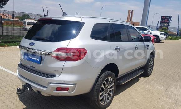 Acheter Occasion Voiture Ford Everest Gris à Ezulwini, Hhohho Acheter Occasion Voiture Ford Everest Gris à Ezulwini, Hhohho