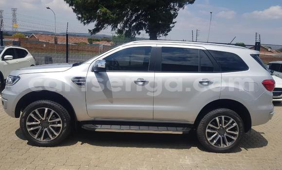 Acheter Occasion Voiture Ford Everest Gris à Ezulwini, Hhohho Acheter Occasion Voiture Ford Everest Gris à Ezulwini, Hhohho