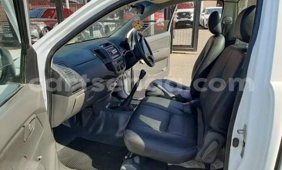 Buy Used Toyota Hilux White Car in Mbabane in Manzini Buy Used Toyota Hilux White Car in Mbabane in Manzini