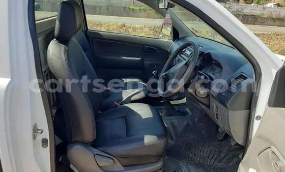 Buy Used Toyota Hilux White Car in Mbabane in Manzini Buy Used Toyota Hilux White Car in Mbabane in Manzini