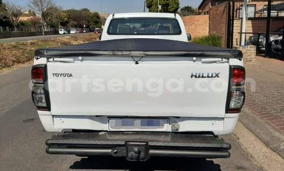Buy Used Toyota Hilux White Car in Mbabane in Manzini Buy Used Toyota Hilux White Car in Mbabane in Manzini