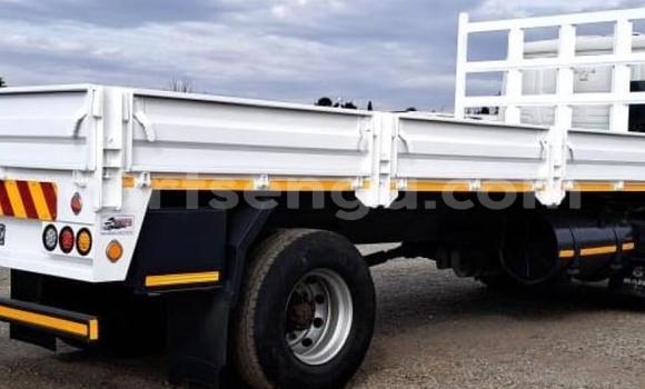 Nunua Ilio tumika Man Silent White Lori ndani ya Mbabane nchini Manzini Nunua Ilio tumika Man Silent White Lori ndani ya Mbabane nchini Manzini