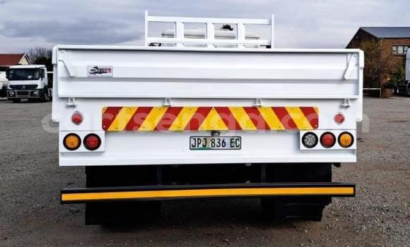 Nunua Ilio tumika Man Silent White Lori ndani ya Mbabane nchini Manzini Nunua Ilio tumika Man Silent White Lori ndani ya Mbabane nchini Manzini