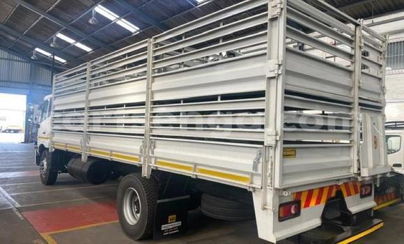 Acheter Occasion Utilitaire Nissan UD Blanc à Mbabane, Manzini Acheter Occasion Utilitaire Nissan UD Blanc à Mbabane, Manzini