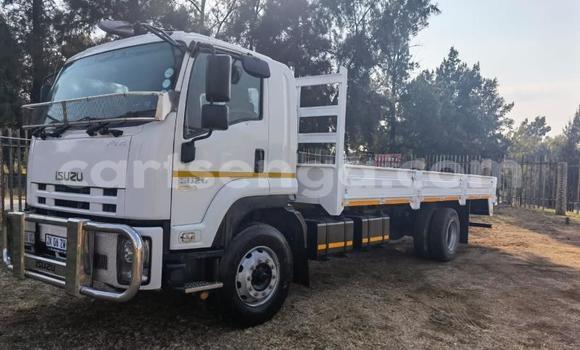 Nunua Ilio tumika Isuzu FTR 850 White Lori ndani ya Mbabane nchini Manzini Nunua Ilio tumika Isuzu FTR 850 White Lori ndani ya Mbabane nchini Manzini